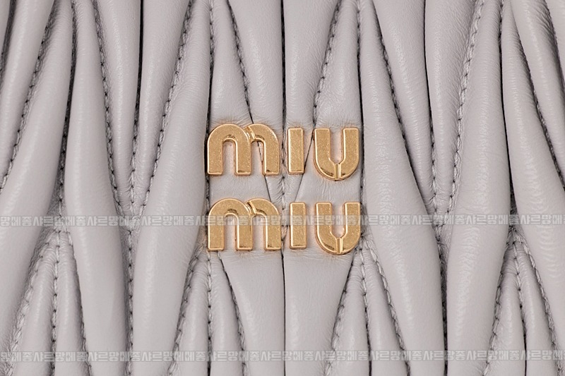 미우미우완더마테라세나파가죽호보백 20260317-124141-018루.jpg
