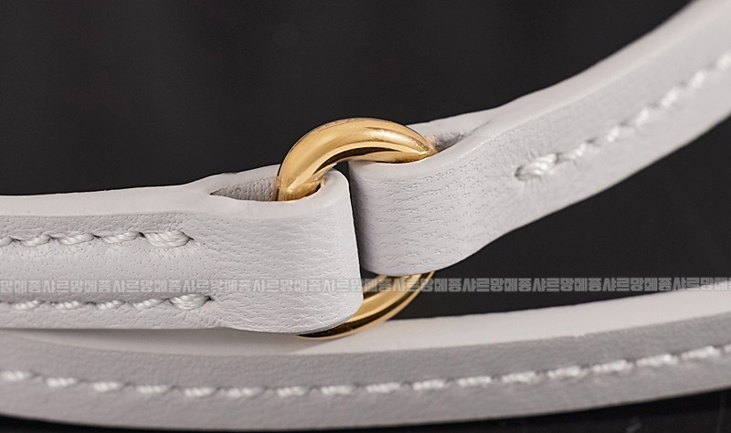 미우미우완더마테라세나파가죽호보백 20260317-124143-022루.jpg