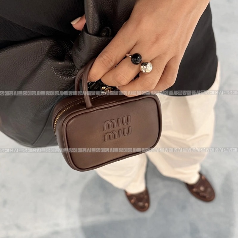 미우미우레더마이크로보백 20260317-130823-034루.jpg