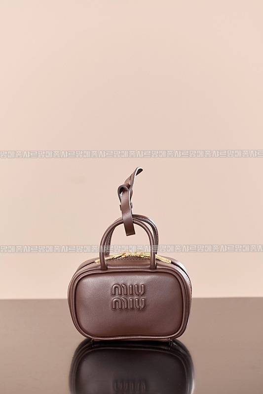 미우미우레더마이크로보백 20260317-130818-002루.jpg