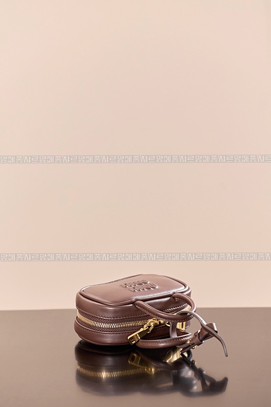 미우미우레더마이크로보백 20260317-130819-009루.jpg