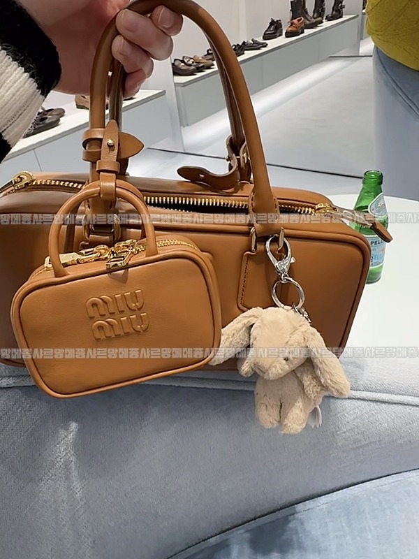 미우미우레더마이크로보백 20260317-131530-030루.jpg