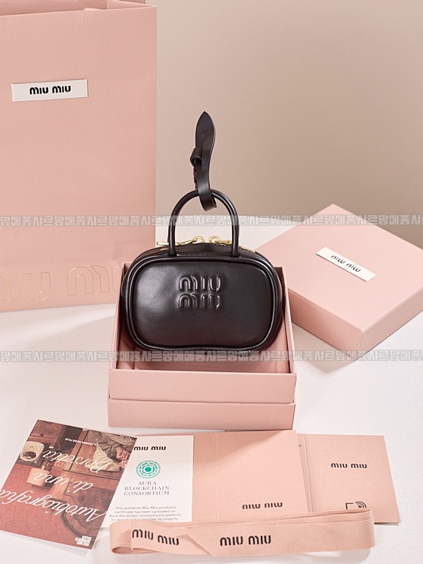 미우미우레더마이크로보백 20260317-133157-025루.jpg