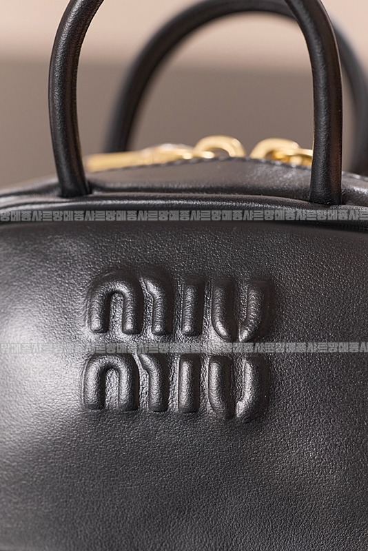 미우미우레더마이크로보백 20260317-133154-010루.jpg