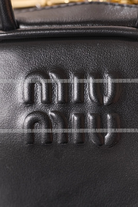 미우미우레더마이크로보백 20260317-133154-011루.jpg