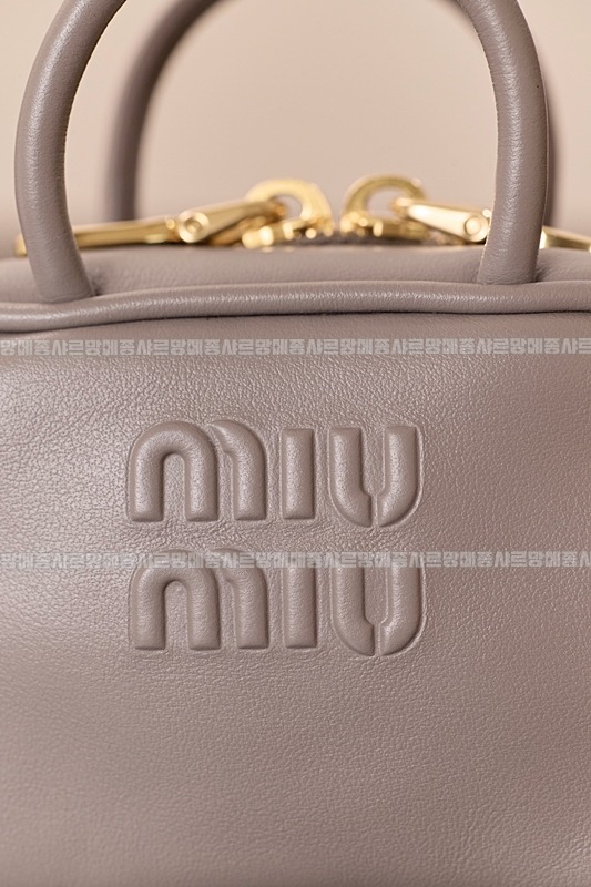미우미우레더마이크로보백 20260317-140211-012루.jpg