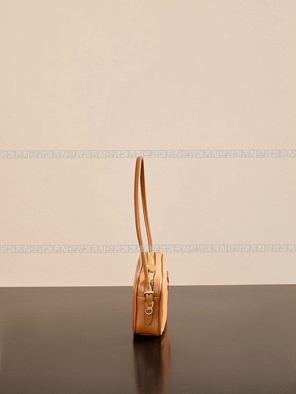 미우미우소프트파우치미니백 20260317-144832-005루.jpg