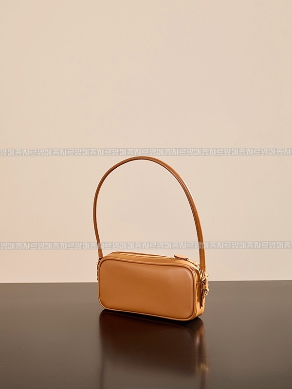 미우미우소프트파우치미니백 20260317-144831-004루.jpg