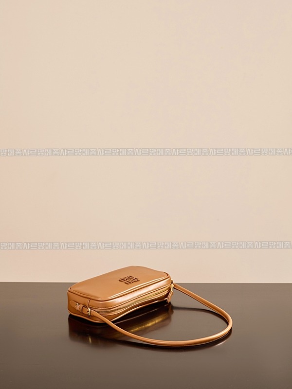 미우미우소프트파우치미니백 20260317-144832-008루.jpg