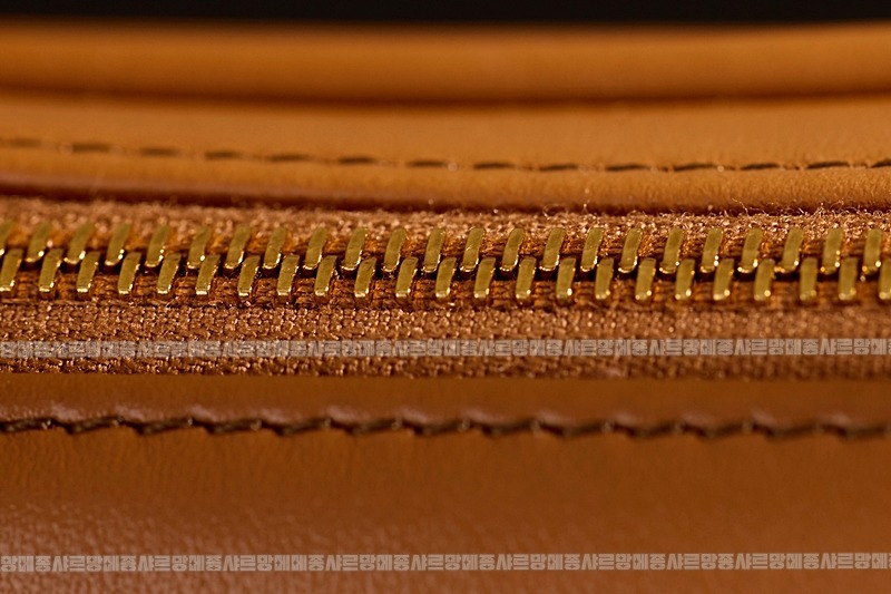 미우미우소프트파우치미니백 20260317-144833-013루.jpg