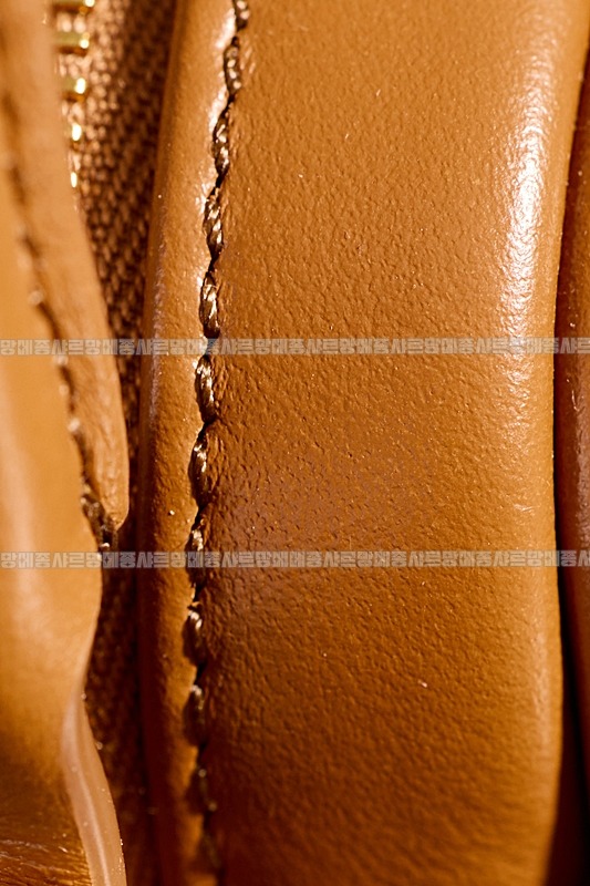 미우미우소프트파우치미니백 20260317-144833-015루.jpg