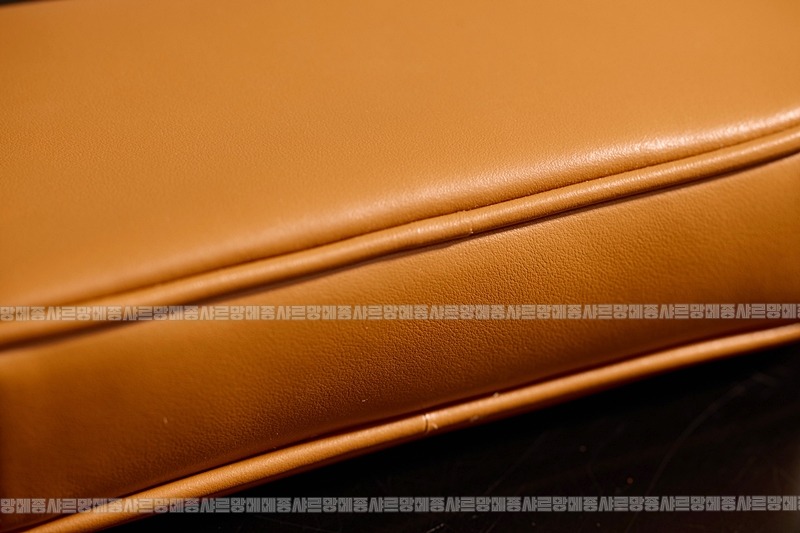 미우미우소프트파우치미니백 20260317-144834-020루.jpg