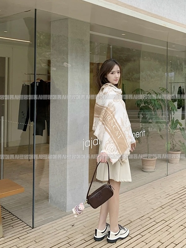 미우미우소프트파우치미니백 20260317-150912-024루.jpg