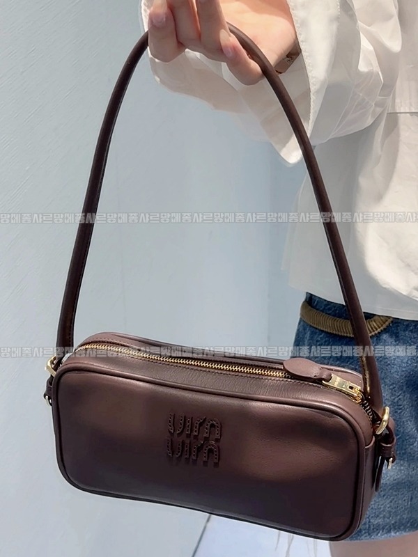 미우미우소프트파우치미니백 20260317-150911-022루.jpg