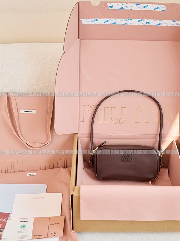 미우미우소프트파우치미니백 20260317-150912-030루.jpg