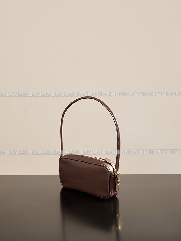 미우미우소프트파우치미니백 20260317-150908-001루.jpg