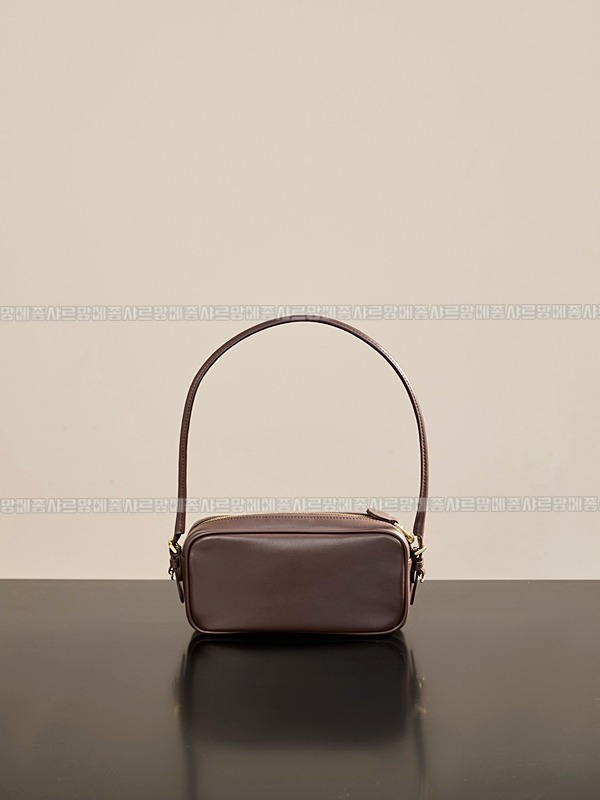 미우미우소프트파우치미니백 20260317-150908-002루.jpg