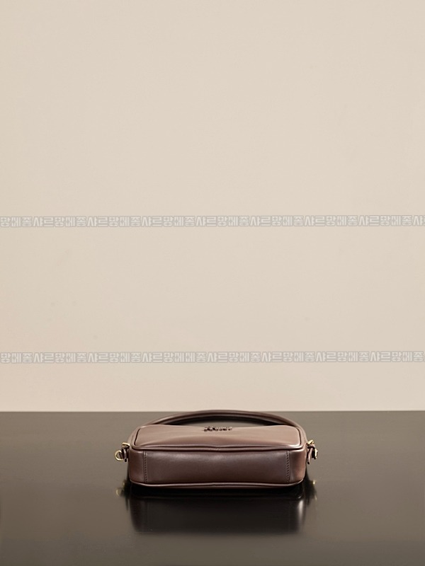 미우미우소프트파우치미니백 20260317-150909-006루.jpg