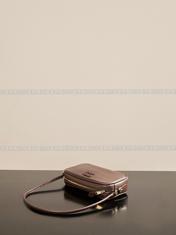 미우미우소프트파우치미니백 20260317-150909-007루.jpg