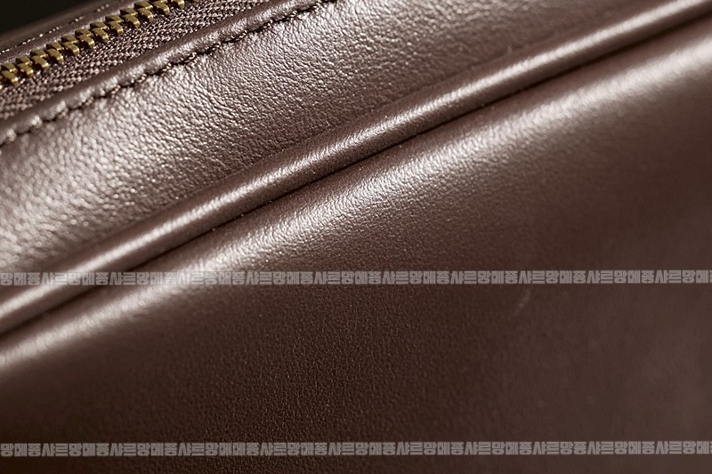 미우미우소프트파우치미니백 20260317-150909-010루.jpg