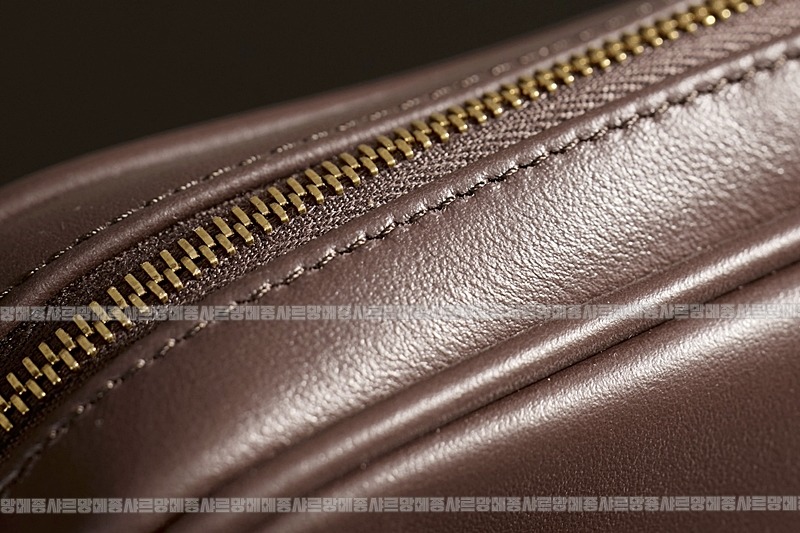 미우미우소프트파우치미니백 20260317-150910-014루.jpg