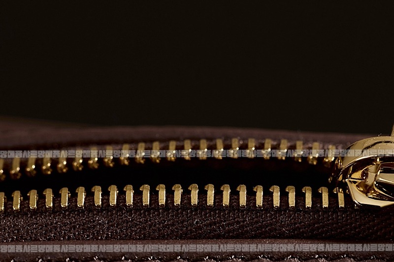 미우미우소프트파우치미니백 20260317-150911-018루.jpg