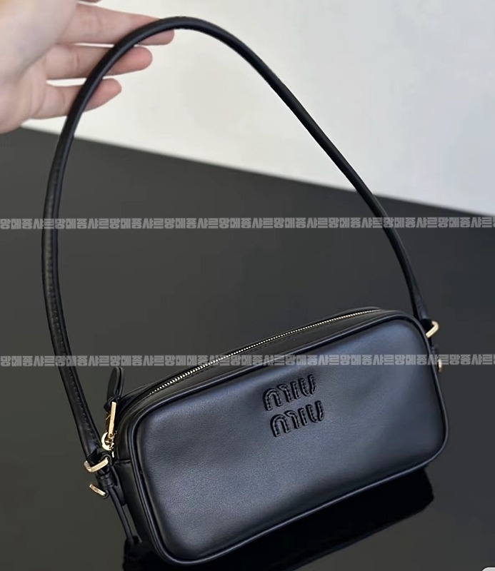 미우미우소프트파우치미니백 20260317-151245-025루.jpg