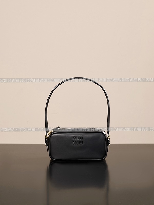 미우미우소프트파우치미니백 20260317-151240-002루.jpg