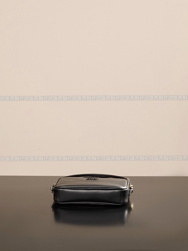 미우미우소프트파우치미니백 20260317-151241-005루.jpg