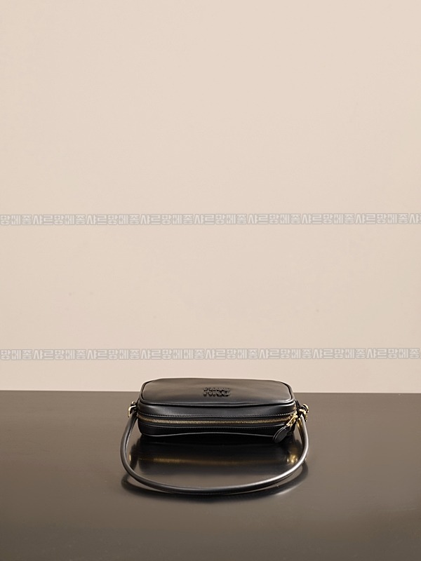 미우미우소프트파우치미니백 20260317-151241-008루.jpg