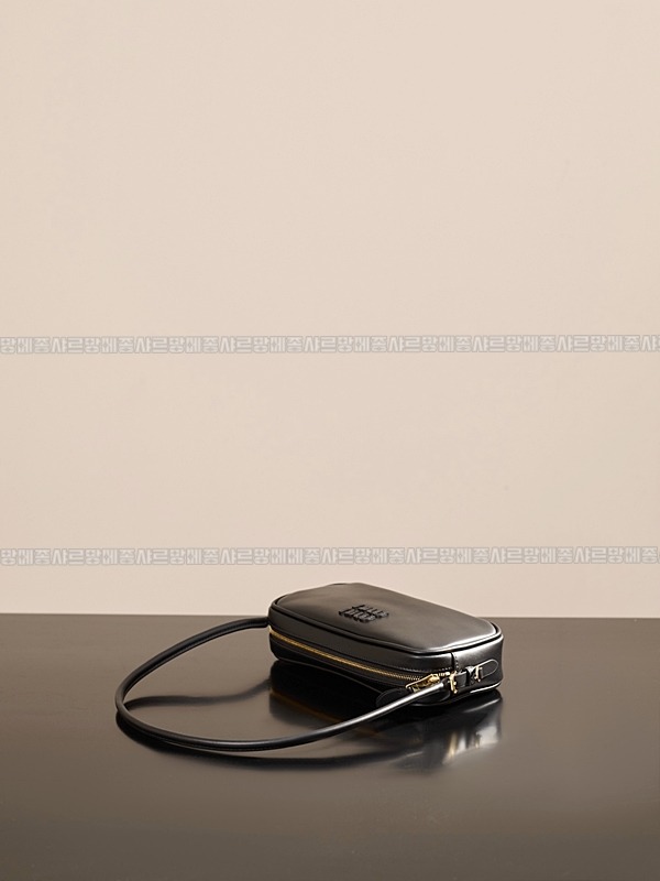 미우미우소프트파우치미니백 20260317-151241-009루.jpg