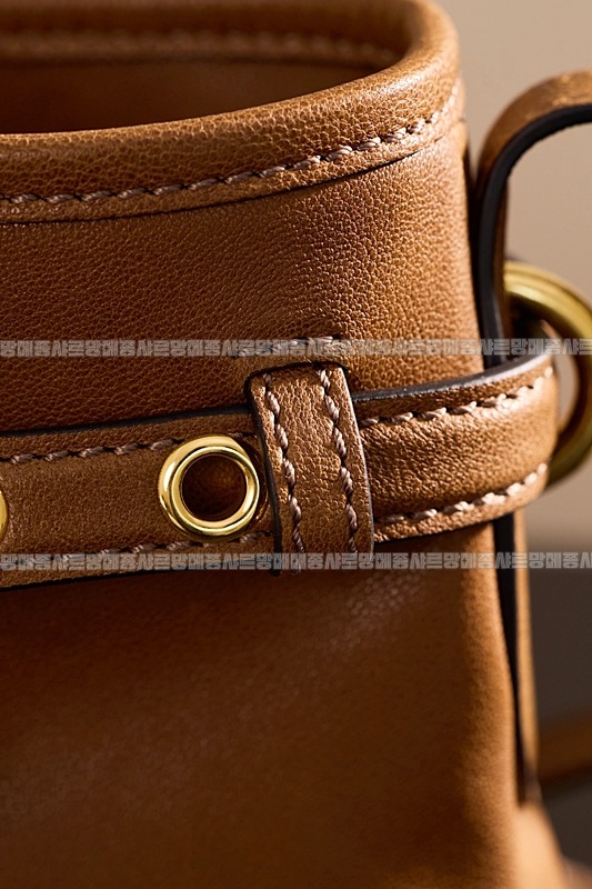 미우미우나파가죽파우치크로스백 20260317-154720-017루.jpg