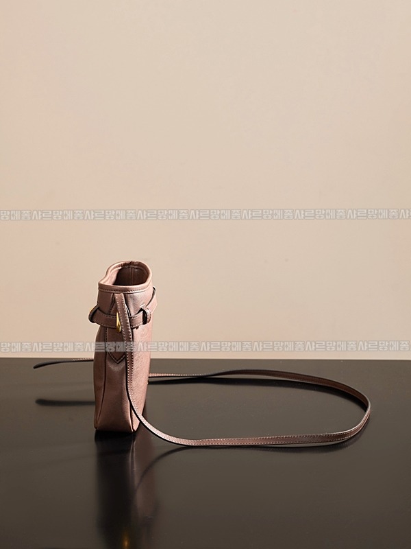 미우미우나파가죽파우치크로스백 20260317-155716-007루.jpg