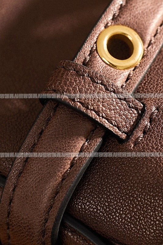 미우미우나파가죽파우치크로스백 20260317-155718-020루.jpg