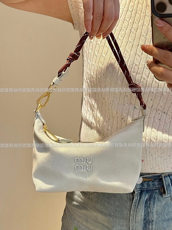 미우미우게버딘파우치 20260317-161322-025루.jpg