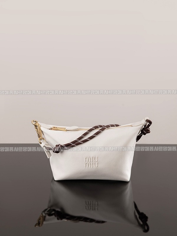 미우미우게버딘파우치 20260317-161315-001루.jpg