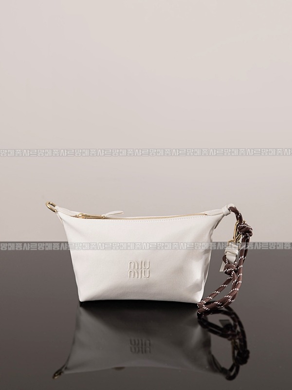 미우미우게버딘파우치 20260317-161316-004루.jpg