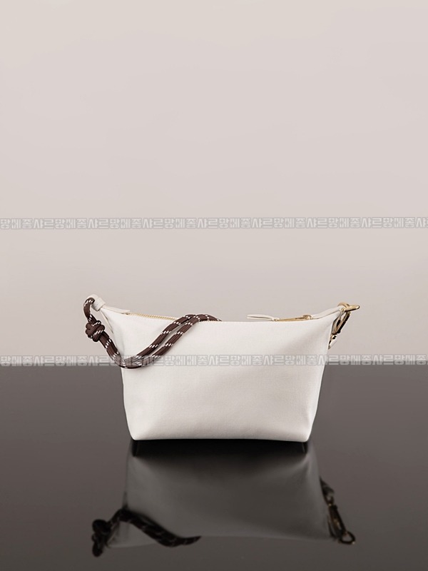 미우미우게버딘파우치 20260317-161316-003루.jpg