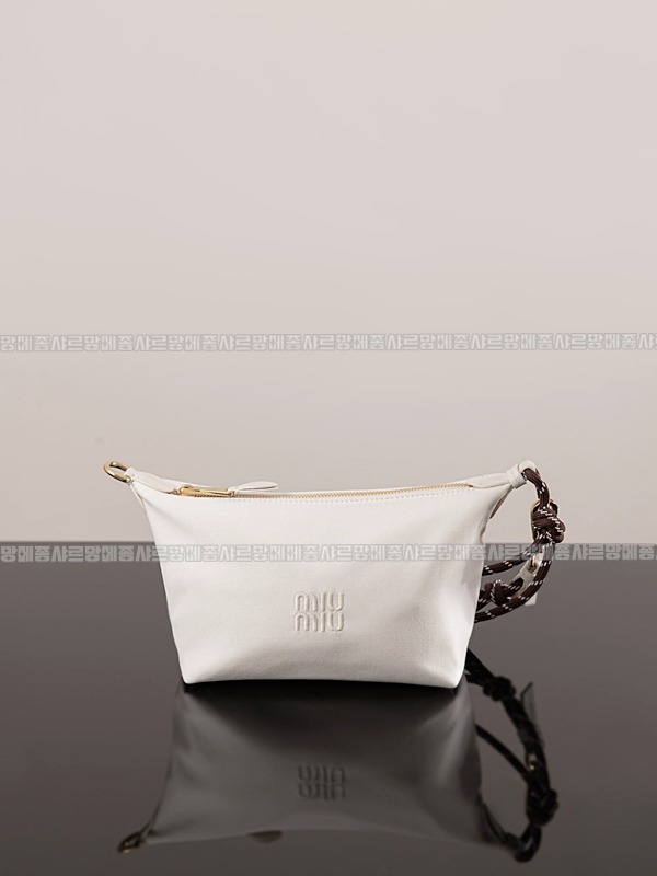 미우미우게버딘파우치 20260317-161317-008루.jpg