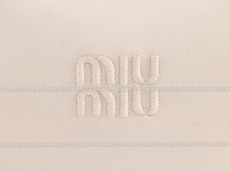 미우미우게버딘파우치 20260317-161318-010루.jpg