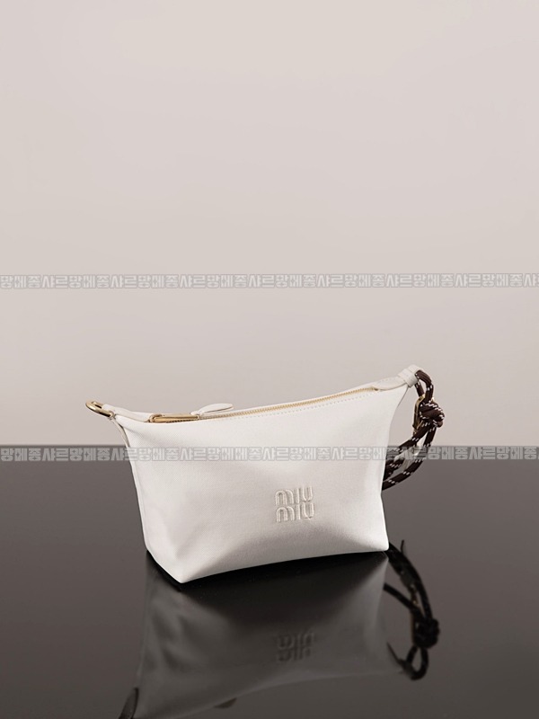 미우미우게버딘파우치 20260317-161318-009루.jpg