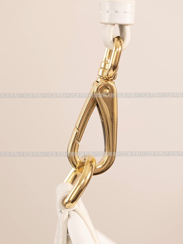 미우미우게버딘파우치 20260317-161319-014루.jpg