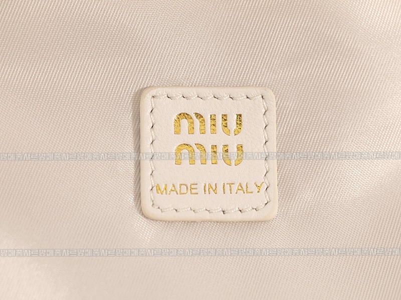 미우미우게버딘파우치 20260317-161321-020루.jpg