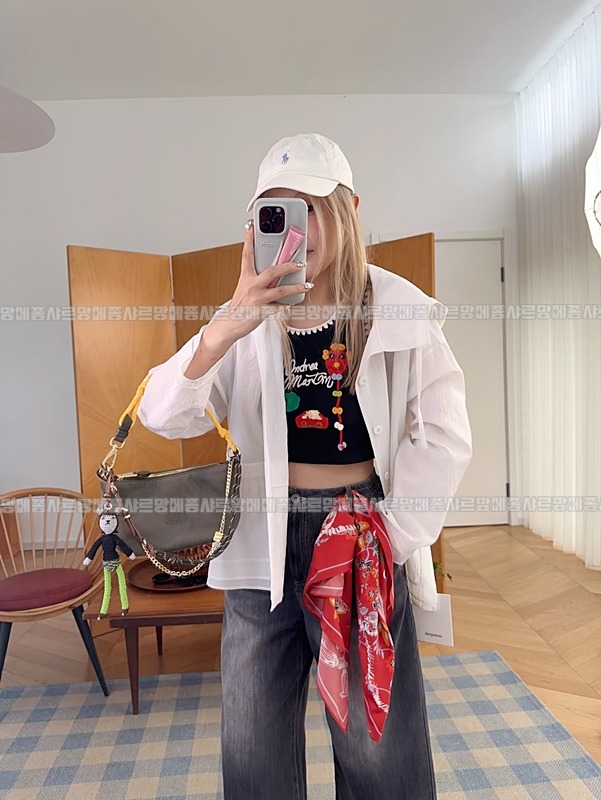 미우미우게버딘파우치 20260317-161920-024루.jpg