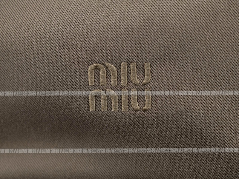 미우미우게버딘파우치 20260317-161916-010루.jpg