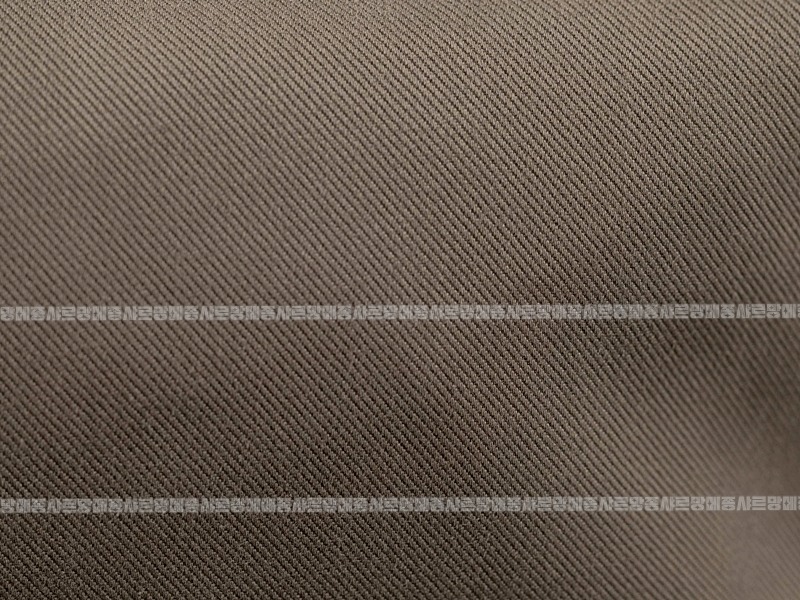 미우미우게버딘파우치 20260317-161916-011루.jpg