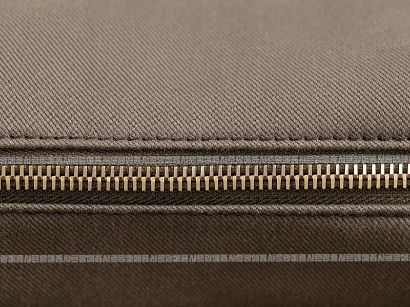 미우미우게버딘파우치 20260317-161918-018루.jpg