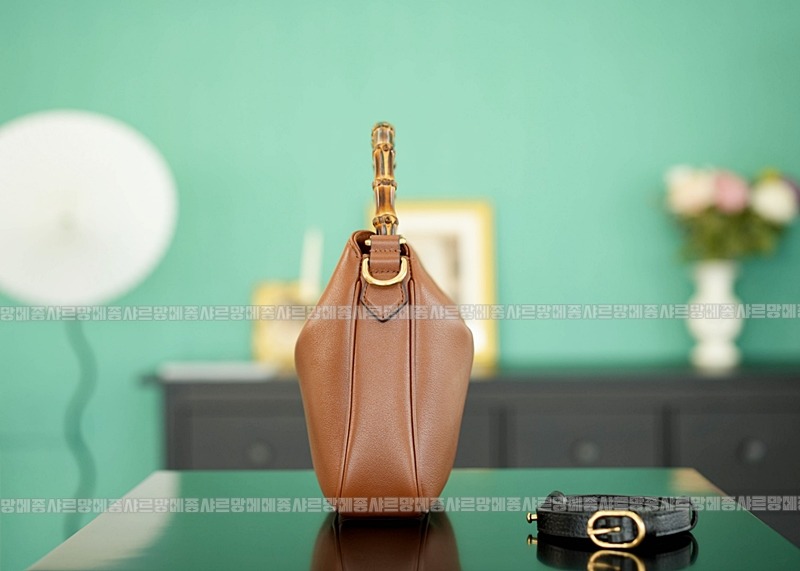 구찌다이애나숄더백스몰  20260319-125149-003루.jpg