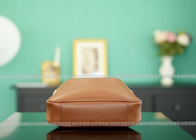 구찌다이애나숄더백스몰  20260319-125149-005루.jpg