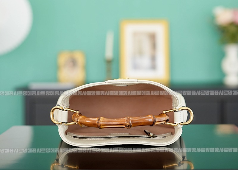 구찌다이애나숄더백스몰  20260319-125546-003루.jpg